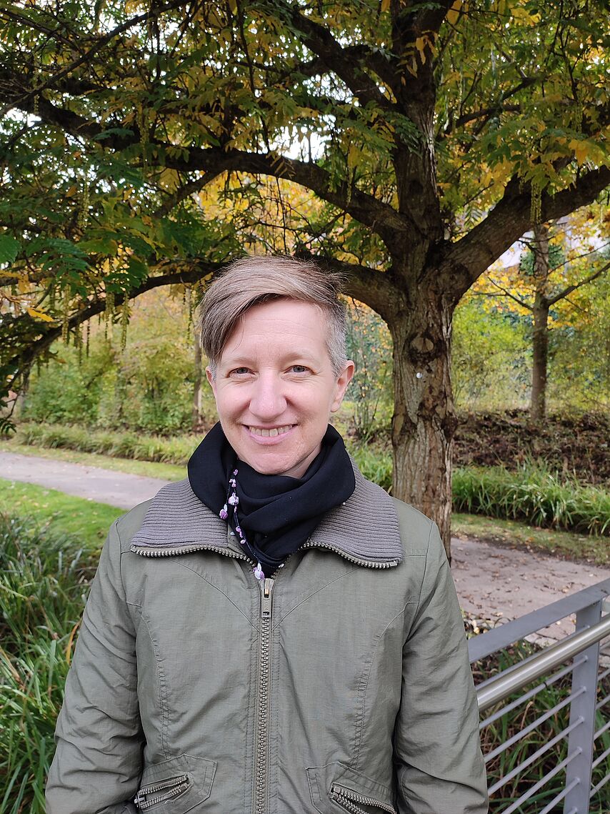 Anne Schäfer zu sehen ist die Bildungsreferentin Anne Schäfer, die für die Bereiche Bildung, Kampagne und Internationales zuständig ist.